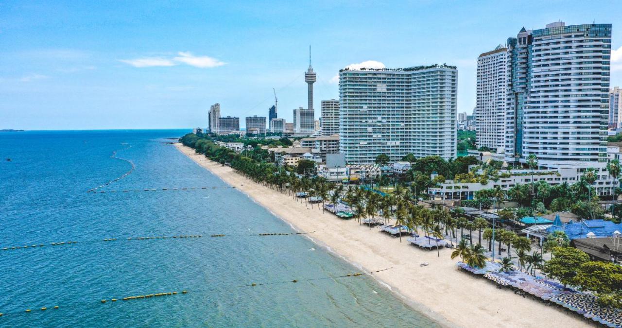 Happy Vikings - Beachfront Jomtien Beach Exterior photo