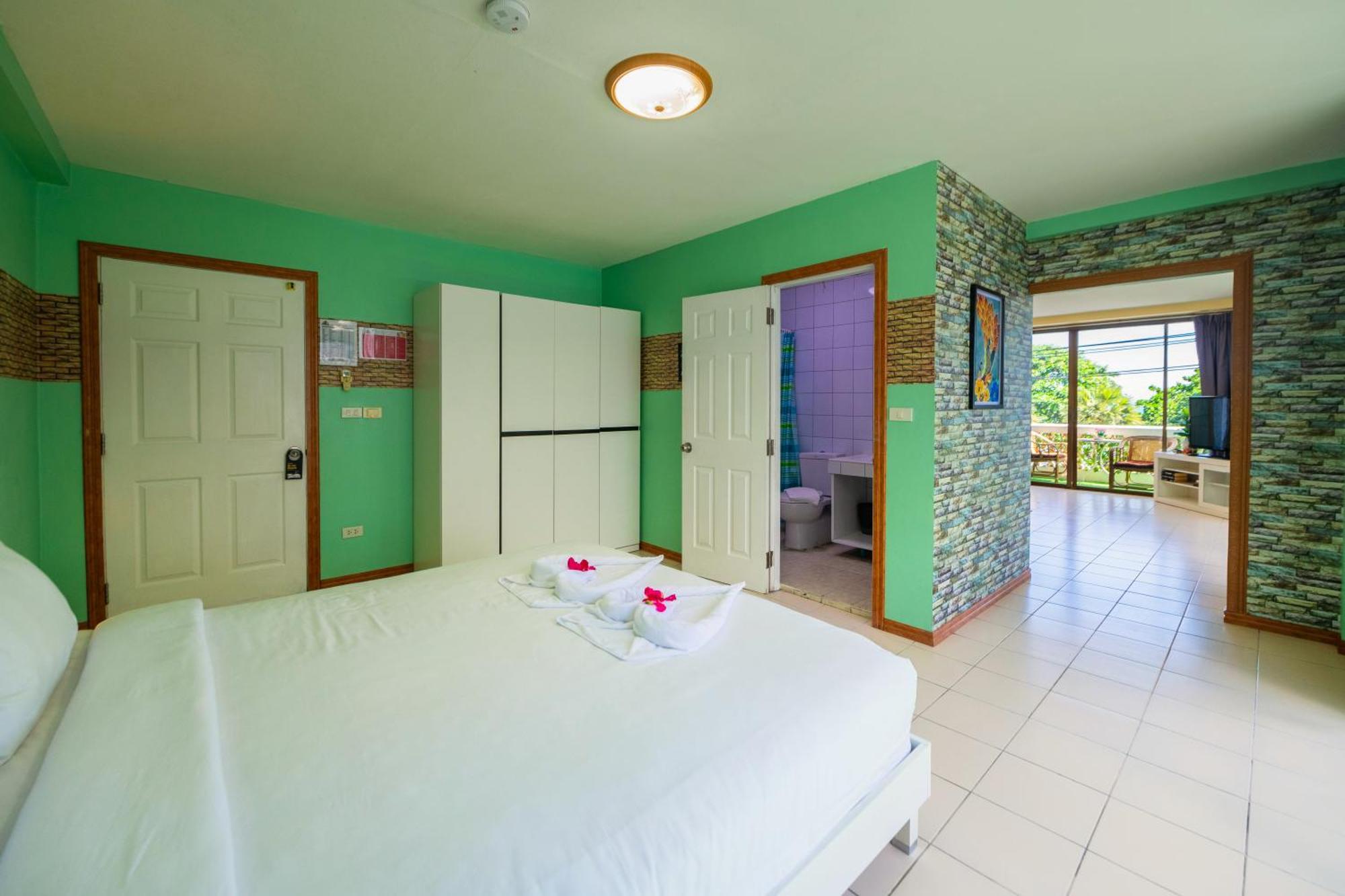 Happy Vikings - Beachfront Jomtien Beach Room photo